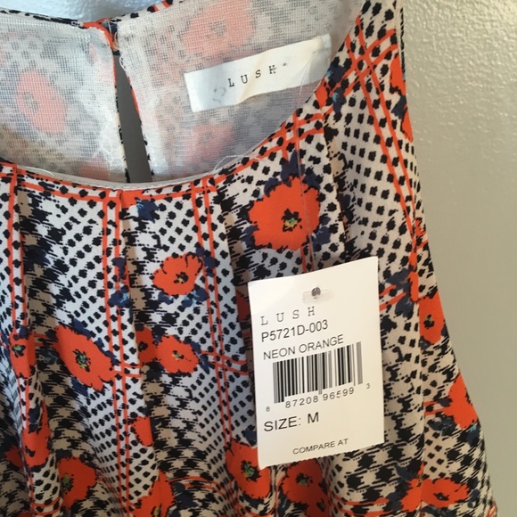 NWT Lush Romper Size Medium Orange Floral - Picture 3 of 3